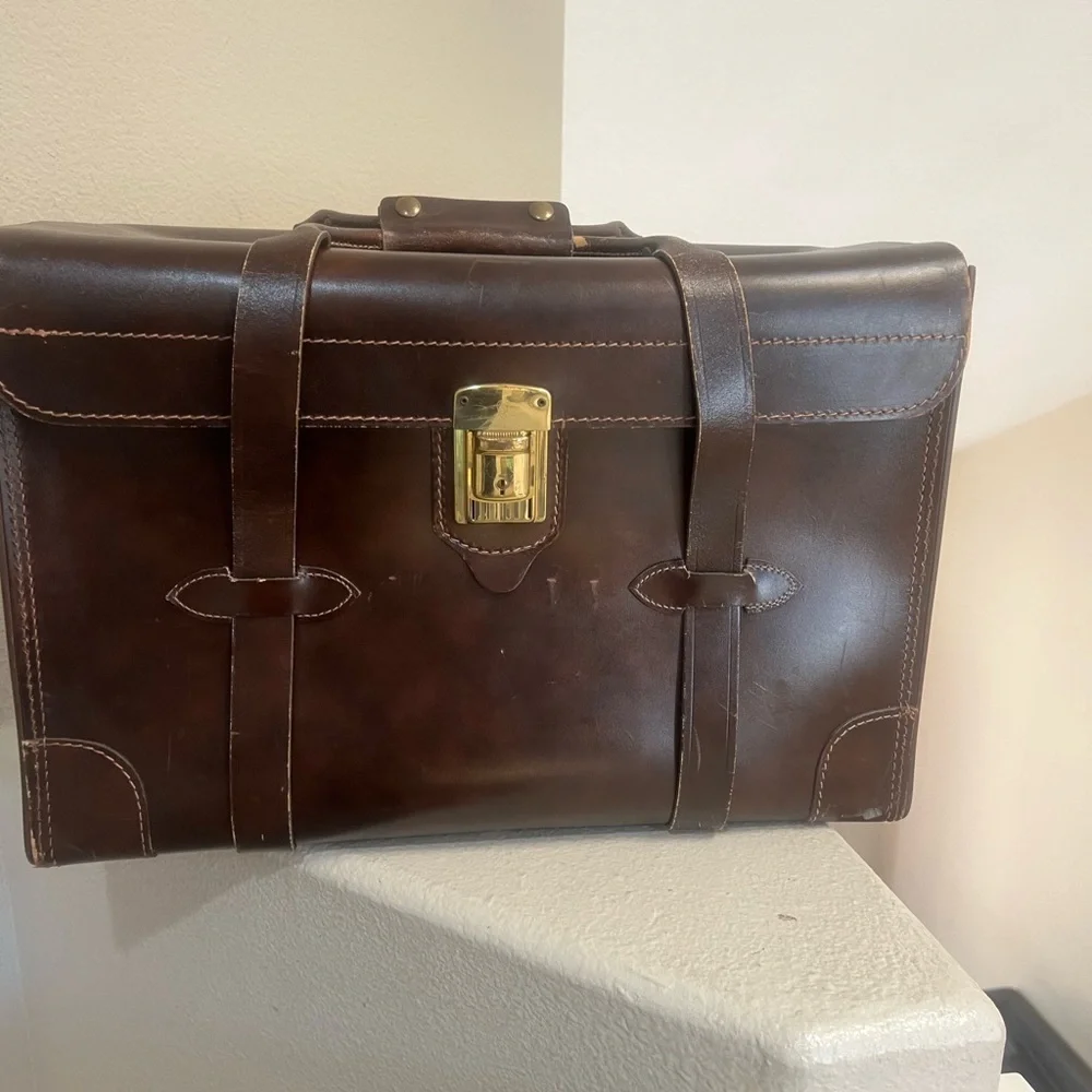 Rare WEAR BEST COWHIDE Leather Belting Briefcase Doctor - Salesman - Pilot Bag
